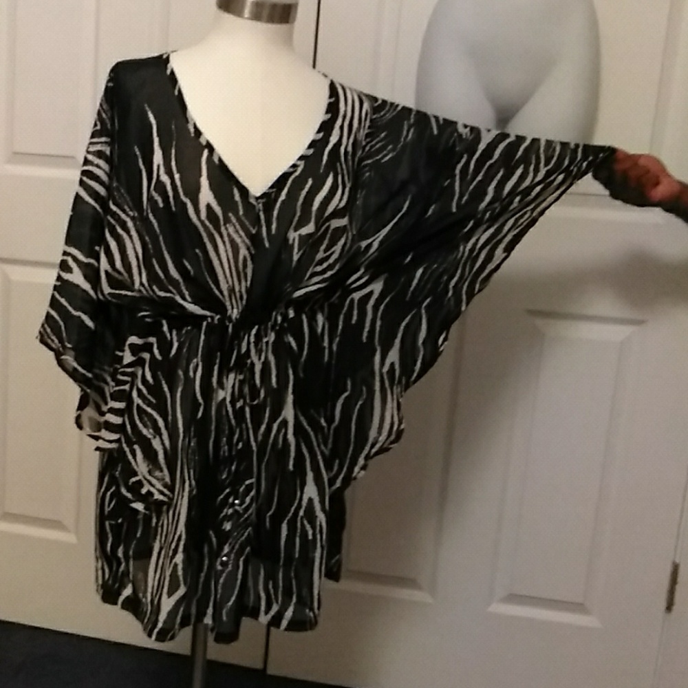 Zebra print top NWOT